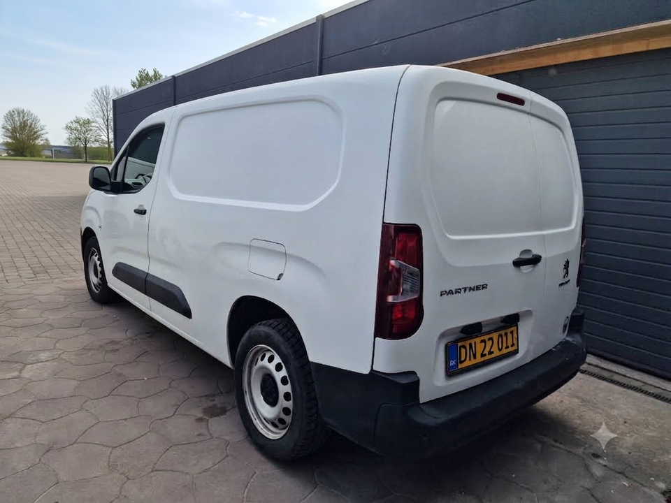 Peugeot Partner 1,5 BlueHDi 130 L2V2 Ultimate Van