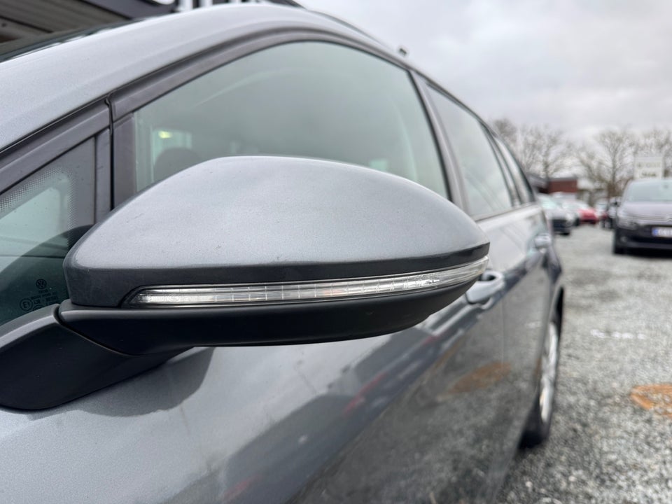 VW Golf VII 1,6 TDi 115 Comfortline Variant DSG 5d