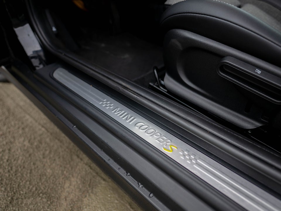 MINI Cooper SE Classic Trim 3d