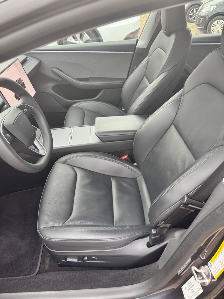 Tesla Model 3 RWD 4d