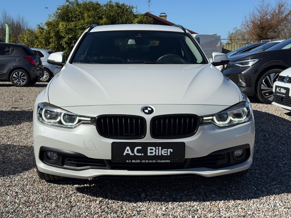BMW 330i 2,0 Touring aut. 5d