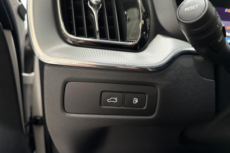 Volvo XC60 2,0 T6 ReCharge R-Design aut. AWD 5d