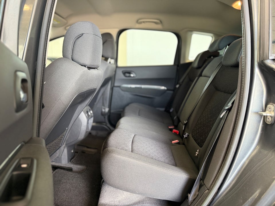 Peugeot 3008 1,6 HDi 114 Active 5d