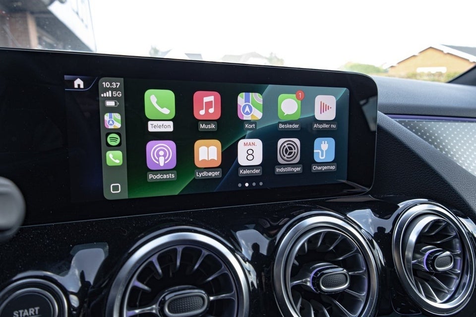 Mercedes EQA300 4Matic 5d