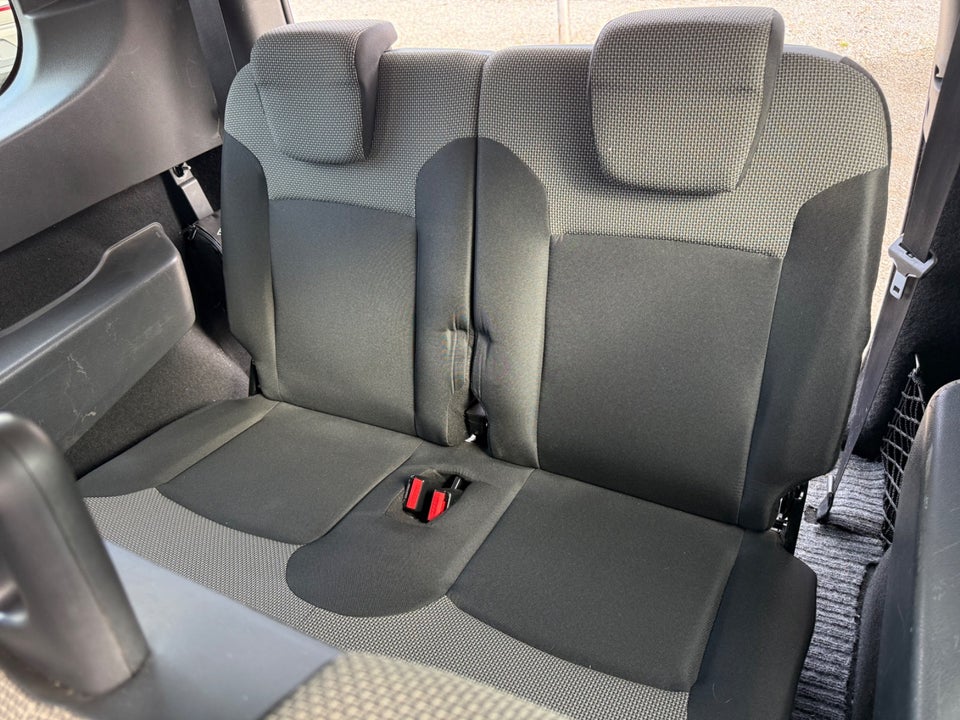 Dacia Lodgy 1,6 16V Ambiance 7prs 5d