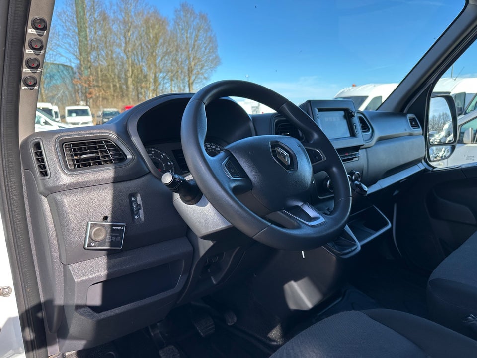 Renault Master IV T33 2,3 dCi 150 L2H2 Kassevogn