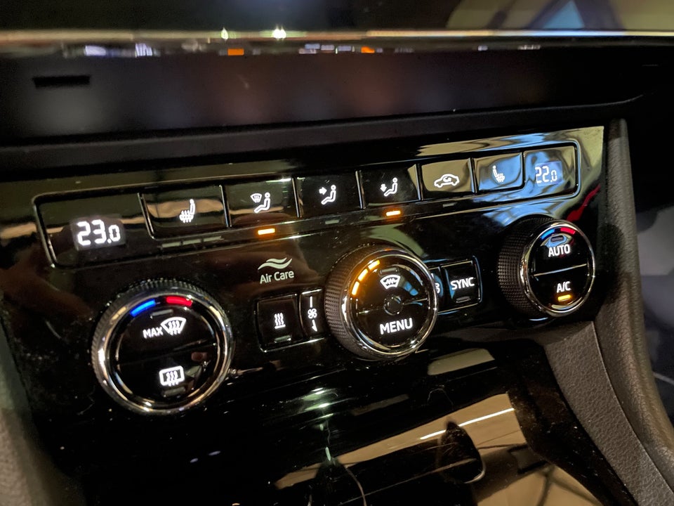 Skoda Superb 2,0 TDi 190 Sportline Combi DSG 5d