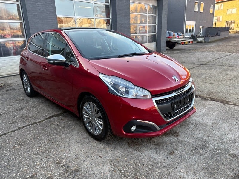 Peugeot 208 1,6 BlueHDi 100 Allure Sky 5d