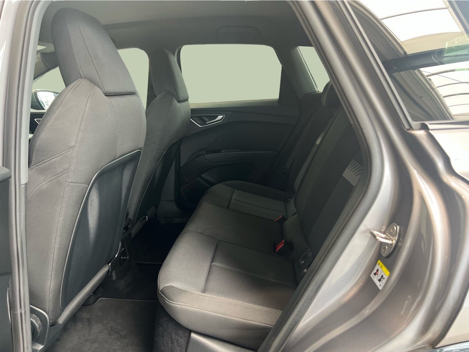Audi Q4 e-tron 50 S-line quattro 5d