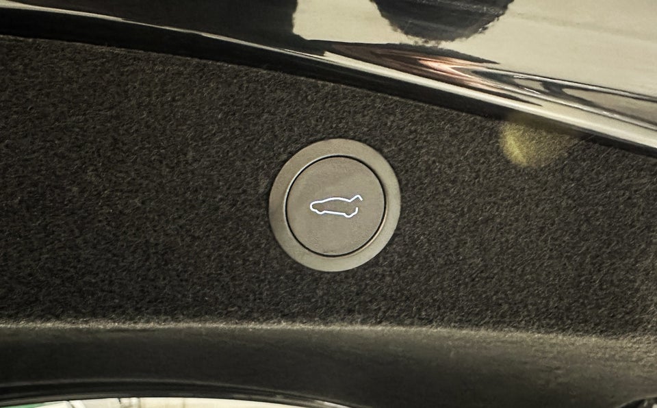 Tesla Model 3 Long Range AWD 4d