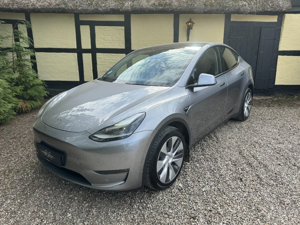 Tesla Model Y Long Range AWD 5d