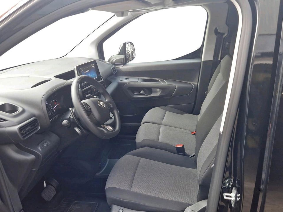 Toyota ProAce City 1,5 D 130 Medium Comfort aut. 6d