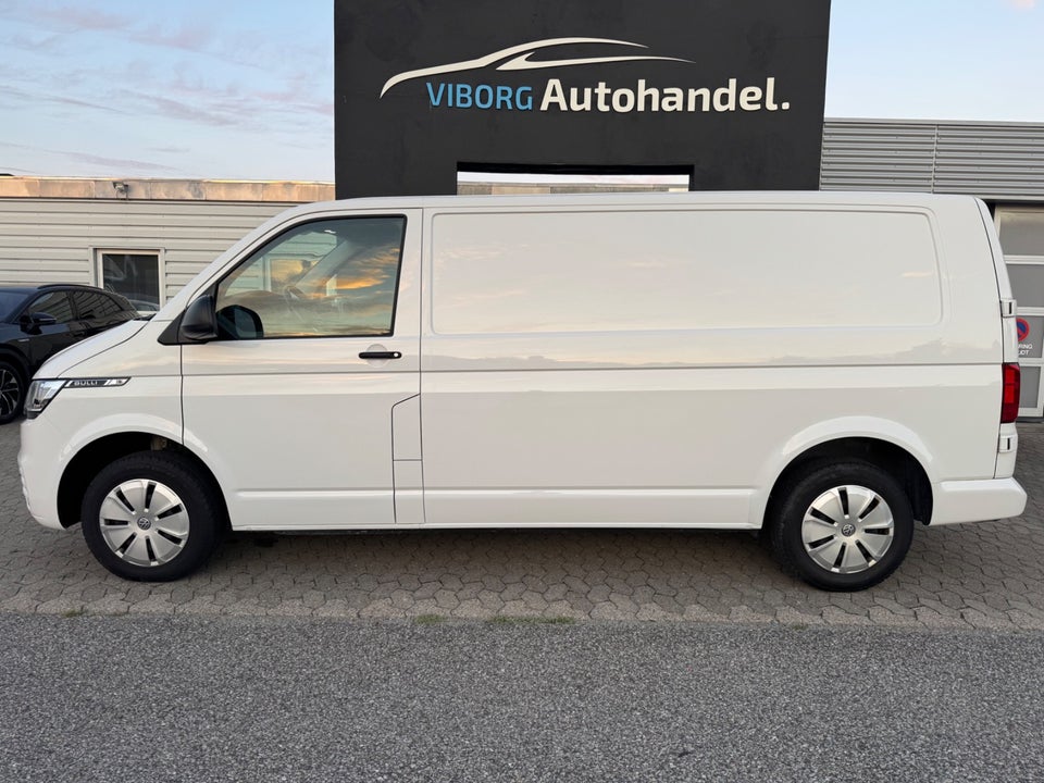 VW Transporter 2,0 TDi 150 Kassevogn DSG lang