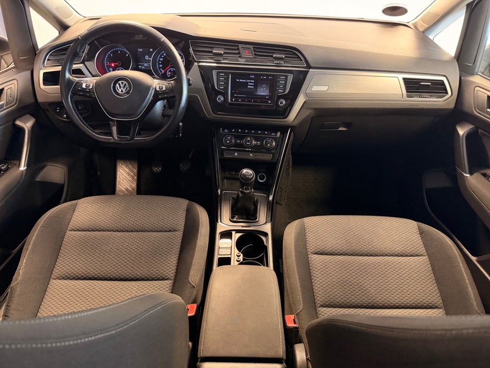 VW Touran 1,6 TDi 110 Comfortline 7prs 5d