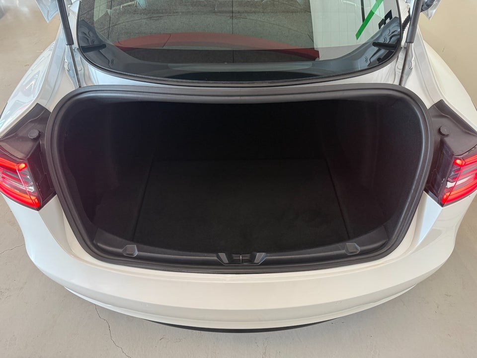 Tesla Model 3 Long Range AWD 4d