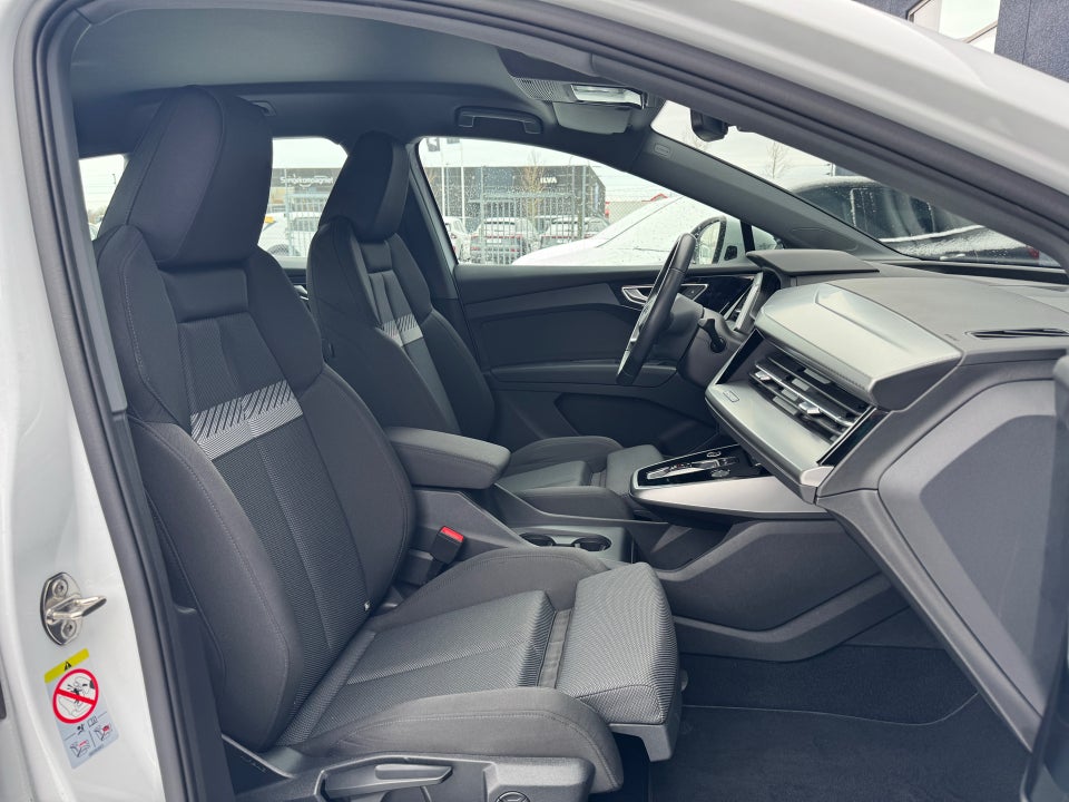 Audi Q4 e-tron 40 Advanced 5d