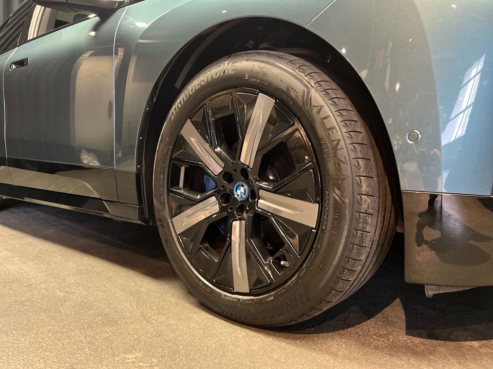 BMW iX xDrive40 Sport 5d