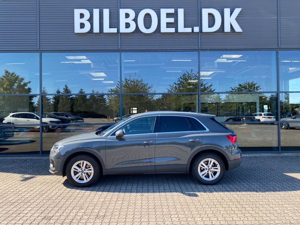 Audi Q3 45 TFSi e Attitude plus S-tr. 5d