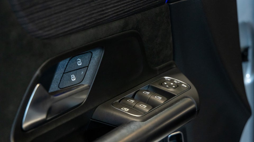 Mercedes EQA300 AMG Line 4Matic 5d