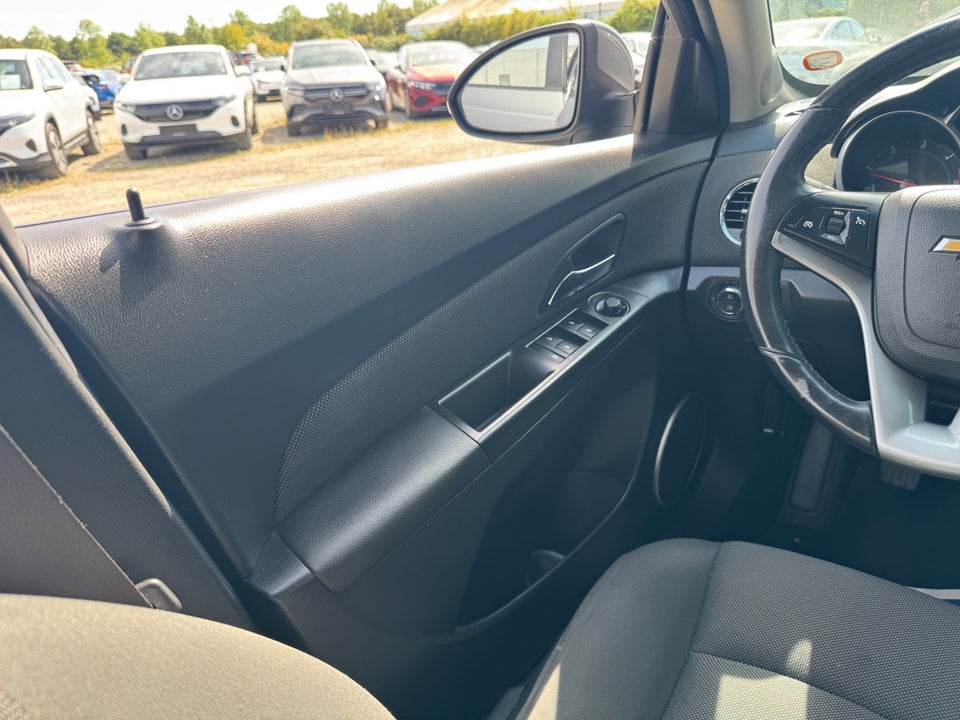 Chevrolet Cruze 2,0 VCDi 163 LT stc. ECO 5d