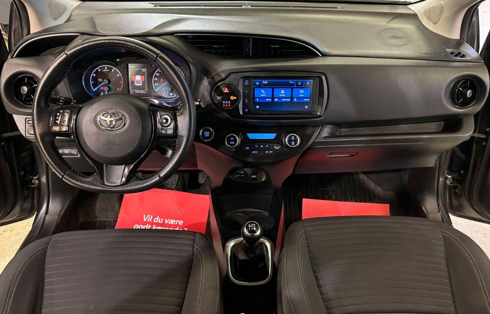 Toyota Yaris 1,0 VVT-i T3 Smart 5d