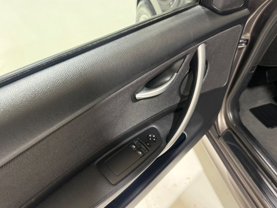 BMW 118d 2,0 Advantage aut. 3d