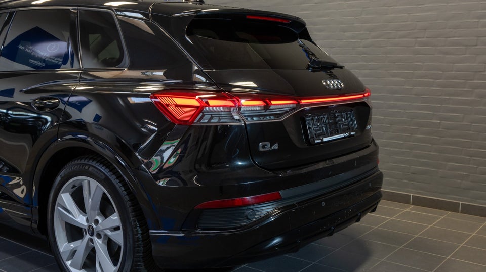 Audi Q4 e-tron 40 S-line 5d