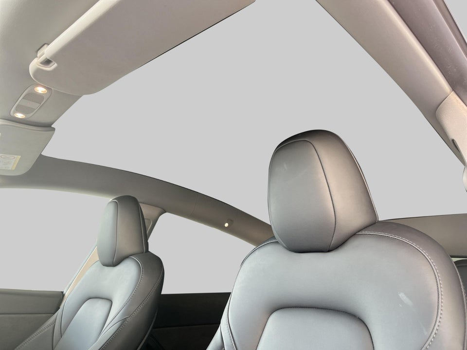 Tesla Model Y RWD 5d