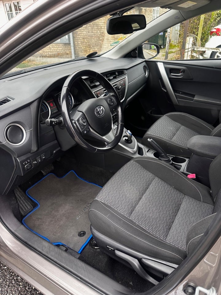 Toyota Auris 1,8 Hybrid H2+ Comfort Touring Sports CVT 5d