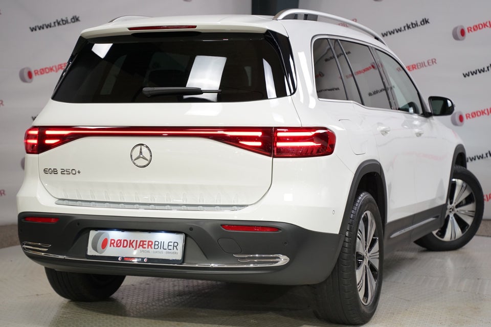 Mercedes EQB250+ Progressive 5d