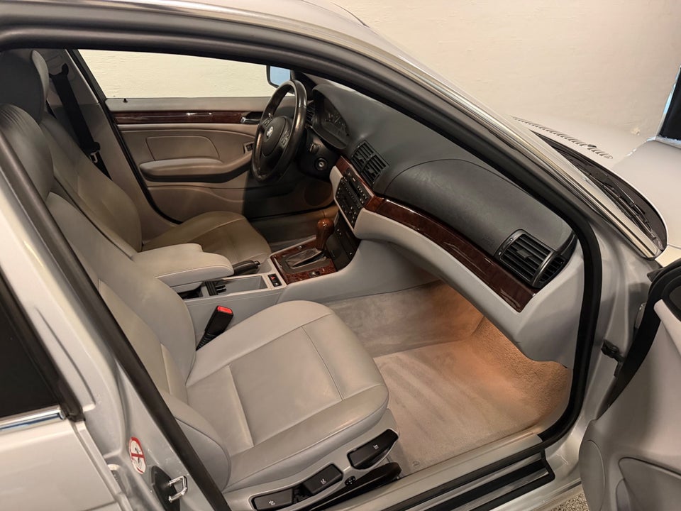 BMW 325i 2,5 aut. 4d