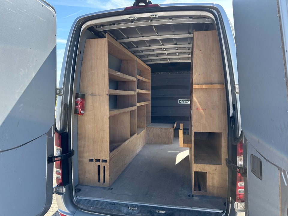 Mercedes Sprinter 319 3,0 CDi R2 Kassevogn aut. 5d