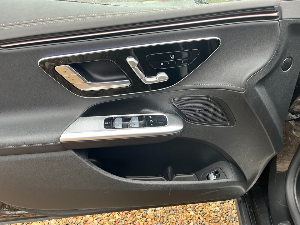 Mercedes EQE300 Electric Art 4d