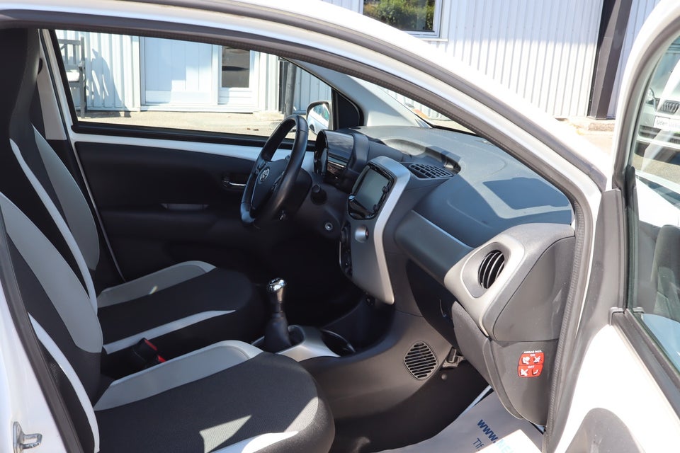Toyota Aygo 1,0 VVT-i x-clusiv 5d