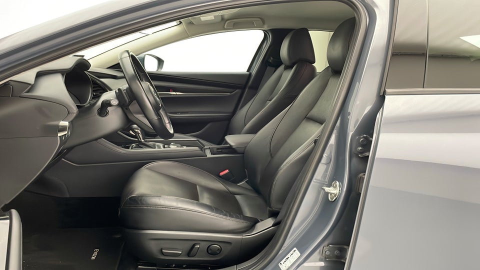 Mazda 3 2,0 e-SkyActiv-G 150 Cosmo aut. 4d