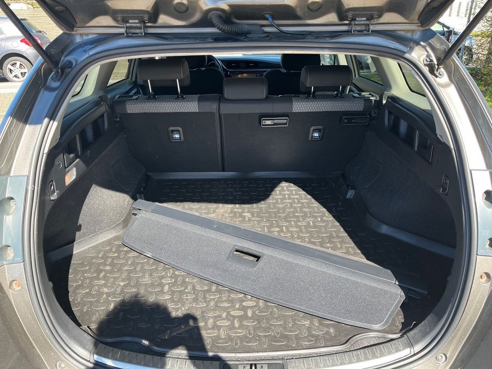 Toyota Auris 1,8 Hybrid H2 Selected Touring Sports CVT 5d