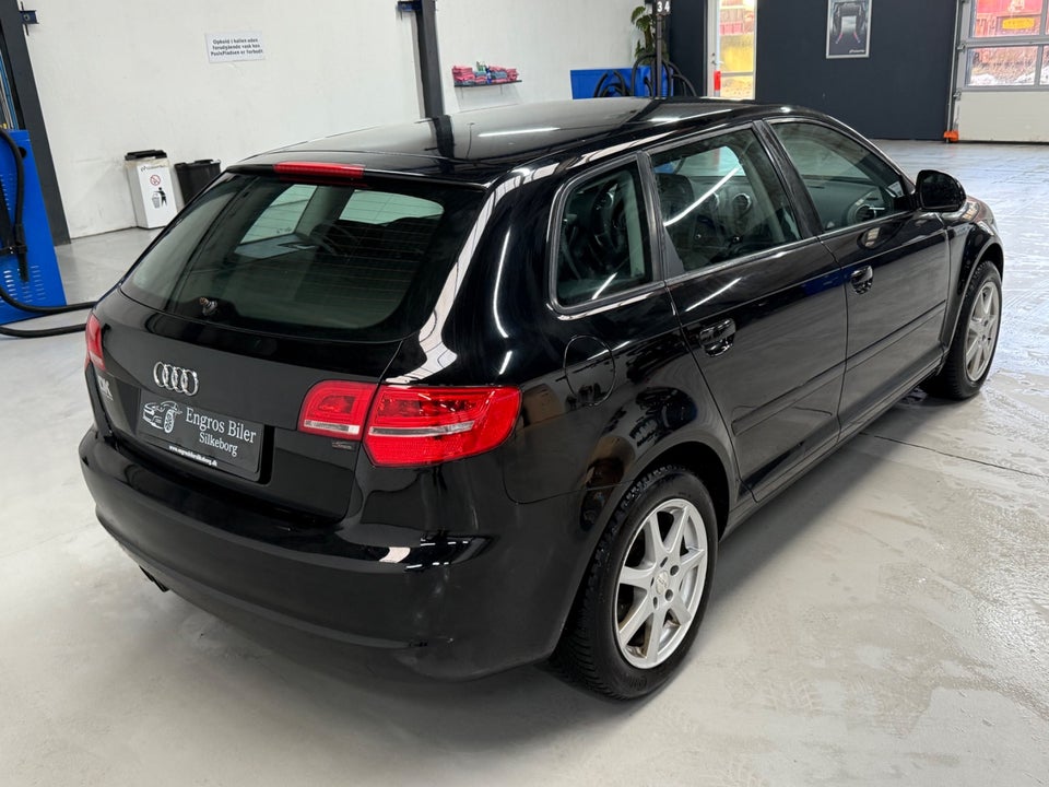 Audi A3 2,0 TDi 140 Attraction Sportback 5d