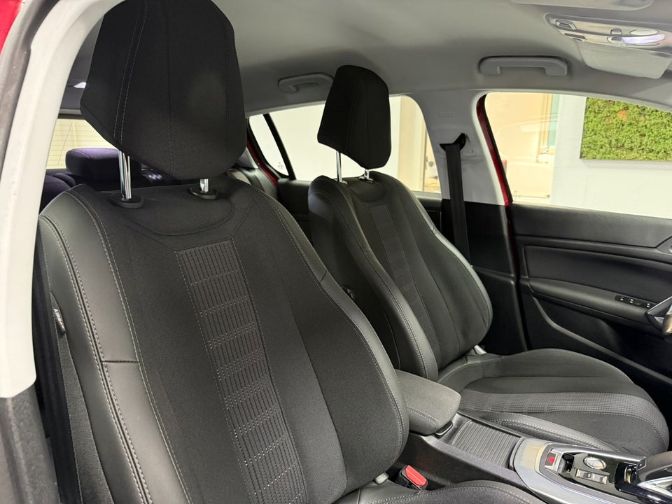 Peugeot 308 1,5 BlueHDi 130 Infinity 5d