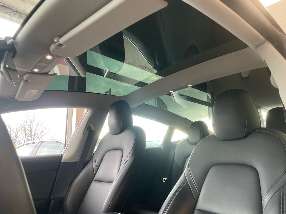 Tesla Model 3 Standard Range+ RWD 4d