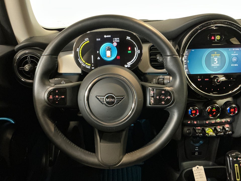 MINI Cooper SE Classic 3d