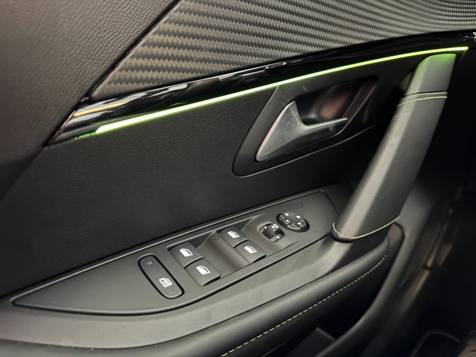 Peugeot e-208 50 GT 5d