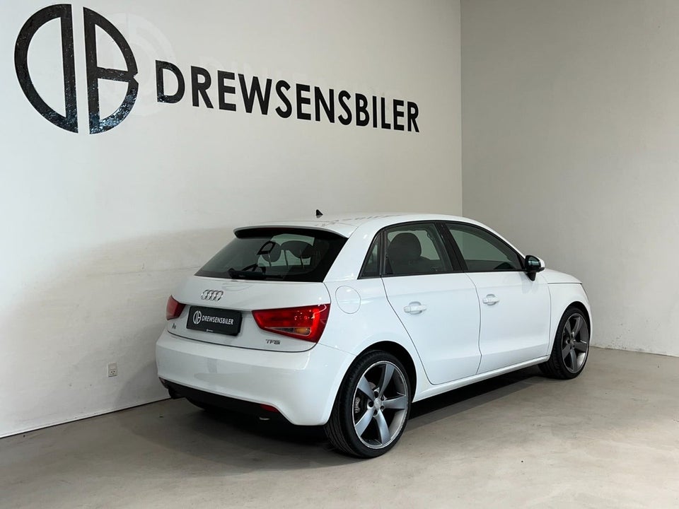 Audi A1 1,2 TFSi 86 Attraction Sportback 5d