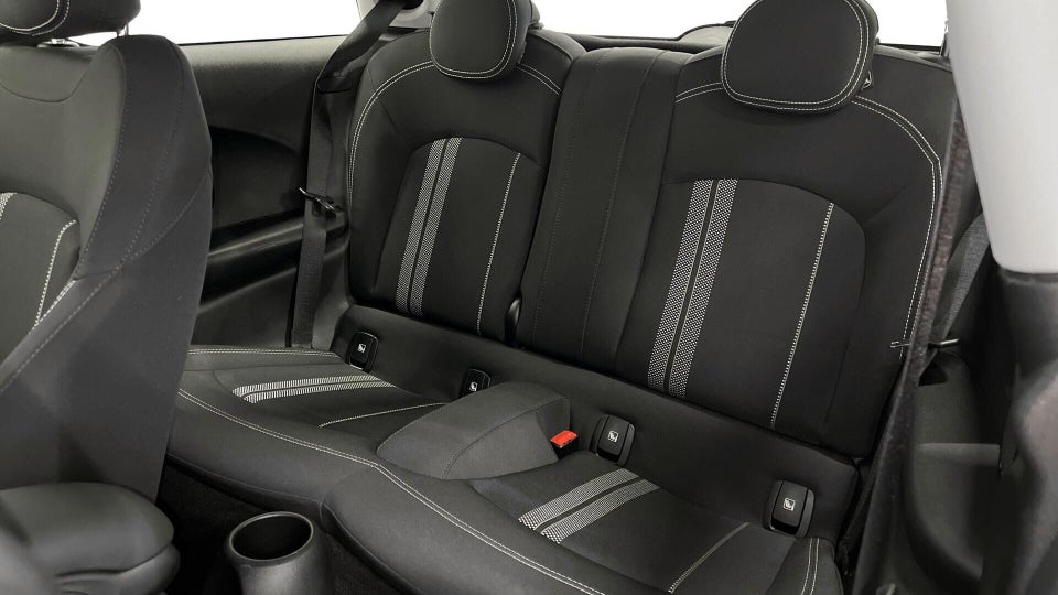 MINI Cooper SE Essential 3d