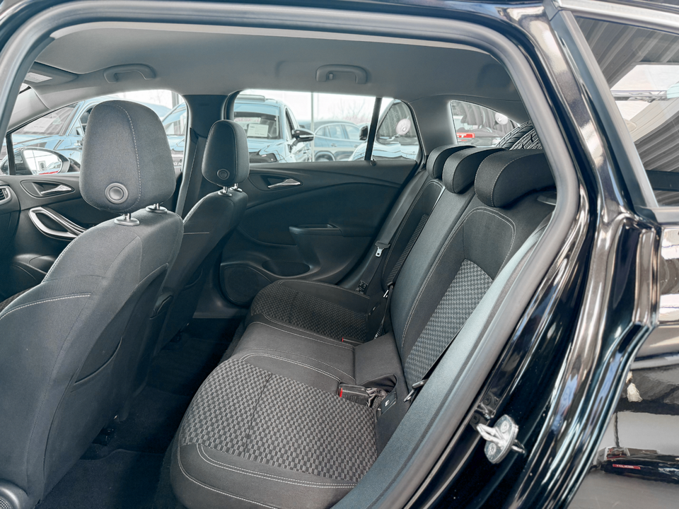 Opel Astra 1,6 CDTi 110 Enjoy Sports Tourer 5d