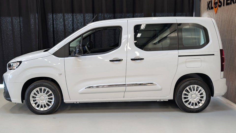 Toyota ProAce City Verso 50 Medium Family 5d