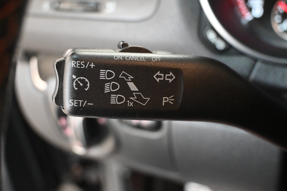 VW Golf VI 2,0 GTi Cabriolet DSG 2d