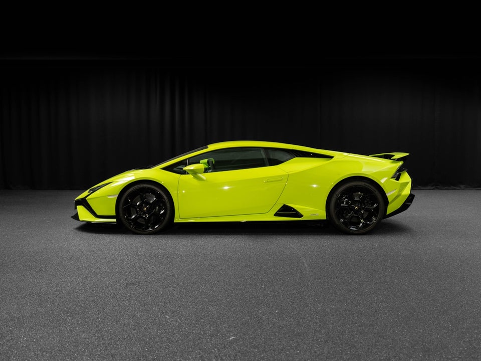 Lamborghini Huracan 5,2 Tecnica RWD 2d