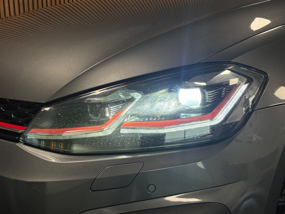 VW Golf VII 2,0 GTi Performance DSG 5d