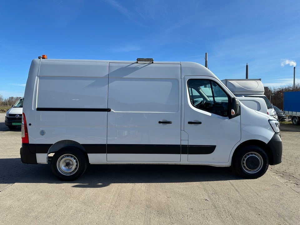 Renault Master IV T33 2,3 dCi 150 L2H2 Kassevogn