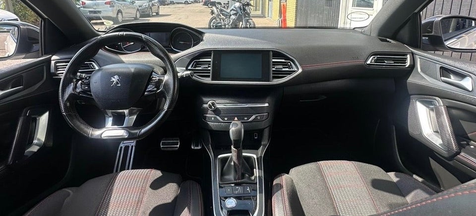 Peugeot 308 1,2 PureTech 130 GT Line EAT8 5d